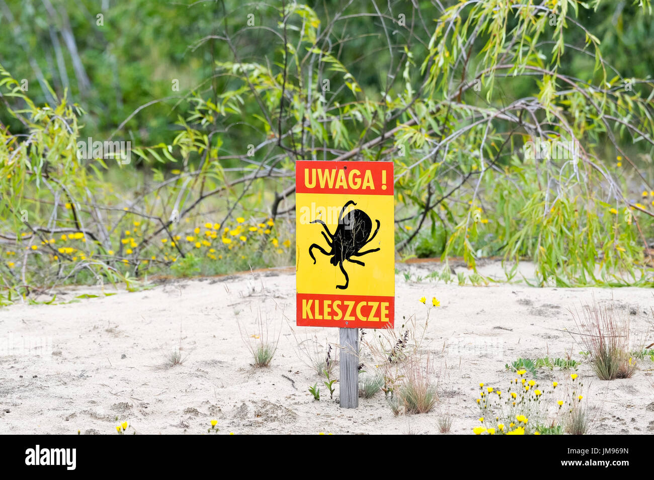 Cochez un panneau d'avertissement dans la Réserve Naturelle Mewia Lacha à Gdansk, Pologne Swibno 23 Juillet 2017 © Wojciech Strozyk / Alamy Stock Photo Banque D'Images