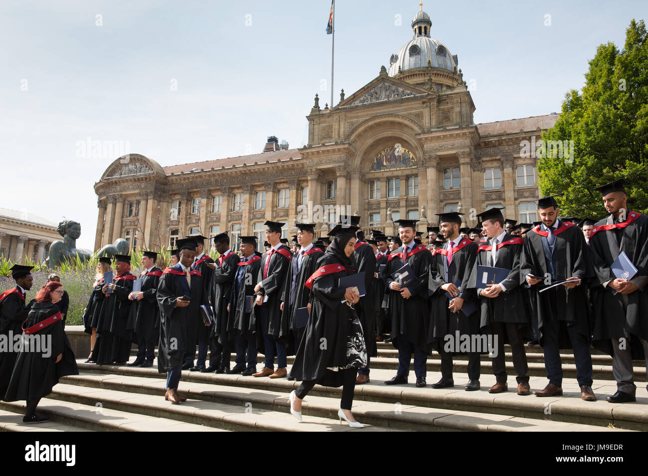 Les étudiants de l'Université d'Aston à Birmingham le jour de graduation. Angleterre, Royaume-Uni Banque D'Images