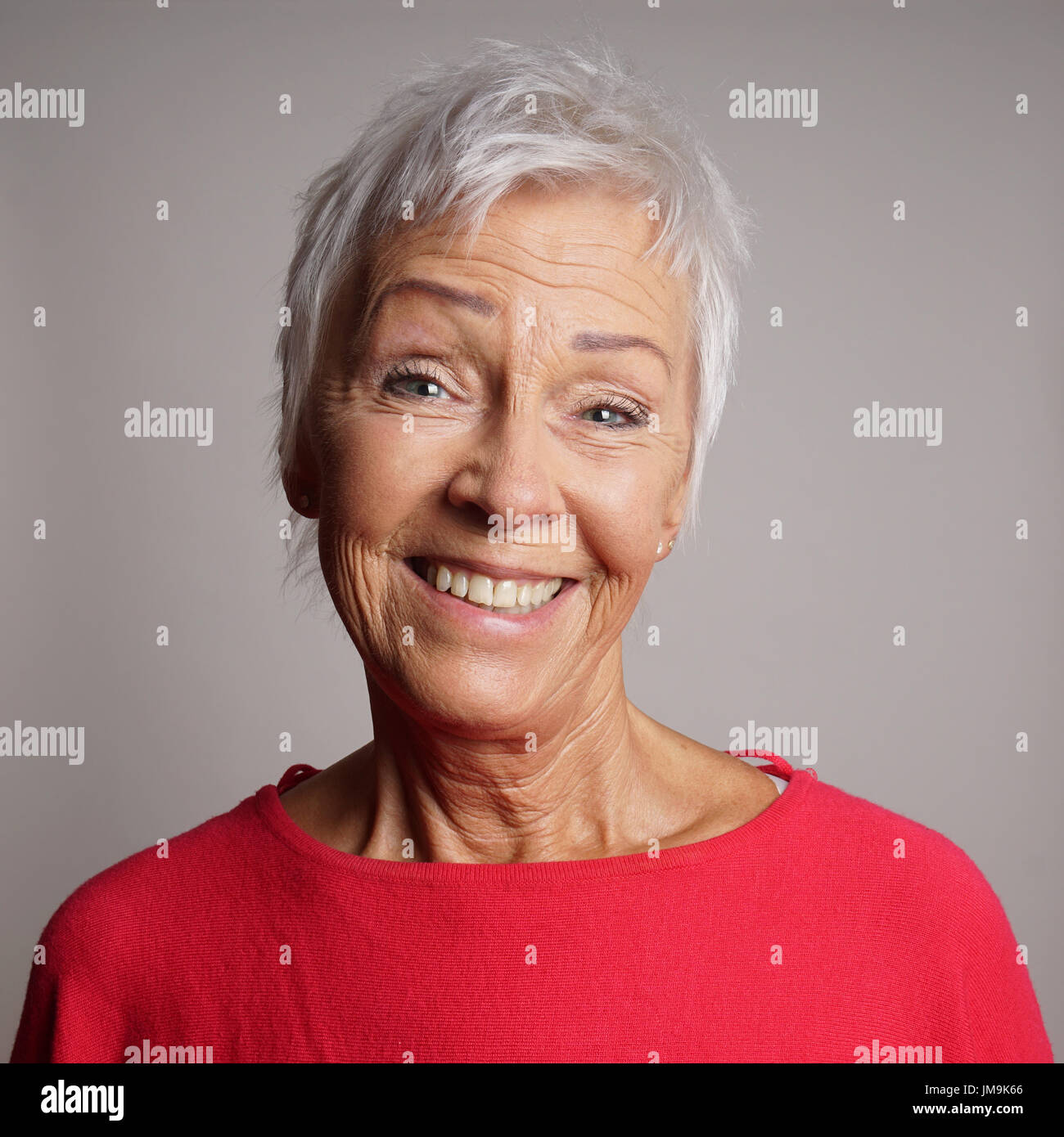 Heureux femme plus âgée de 60 ans Banque D'Images