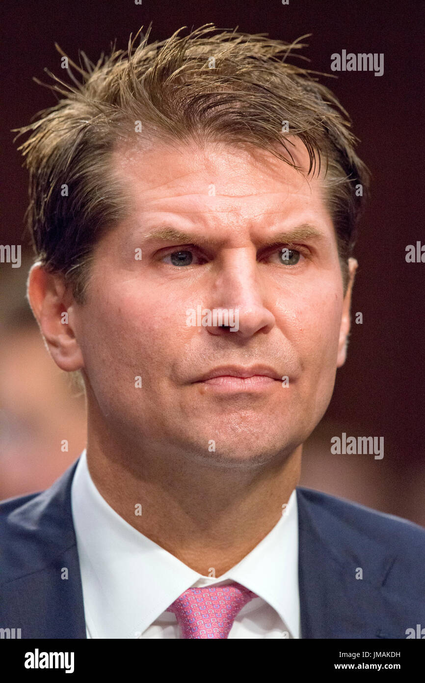 Washington DC, USA. 26 juillet, 2017. E.W. 'Loi' Priestap, Directeur adjoint, Division de contre-espionnage, Federal Bureau of Investigation (FBI), apparaît à témoigner devant le comité du Sénat américain sur le débat de surveillance judiciaire d'examiner la Foreign Agents Registration Act (FARA) et tente d'influer sur les élections américaines, l'accent sur les enseignements tirés de l'exercice en cours et administrations sur la colline du Capitole à Washington, DC le mercredi, Juillet 26, 2017. Credit : MediaPunch Inc/Alamy Live News Banque D'Images