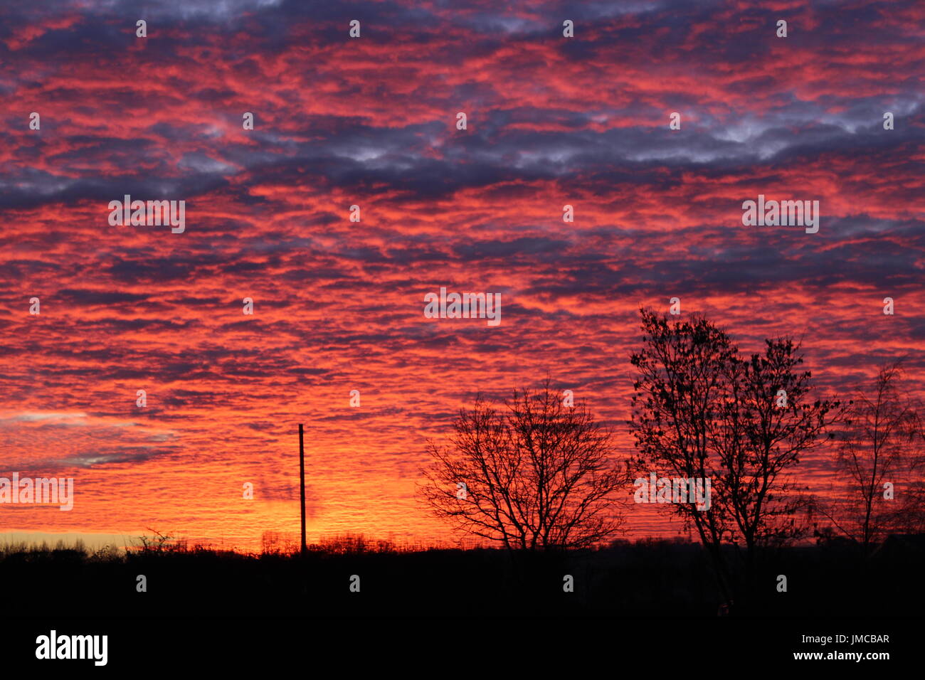 Pinky incroyable coucher du soleil orange Banque D'Images