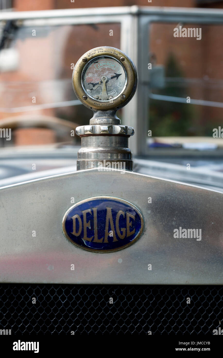 L'indicateur de température du radiateur de voiture Delage Banque D'Images