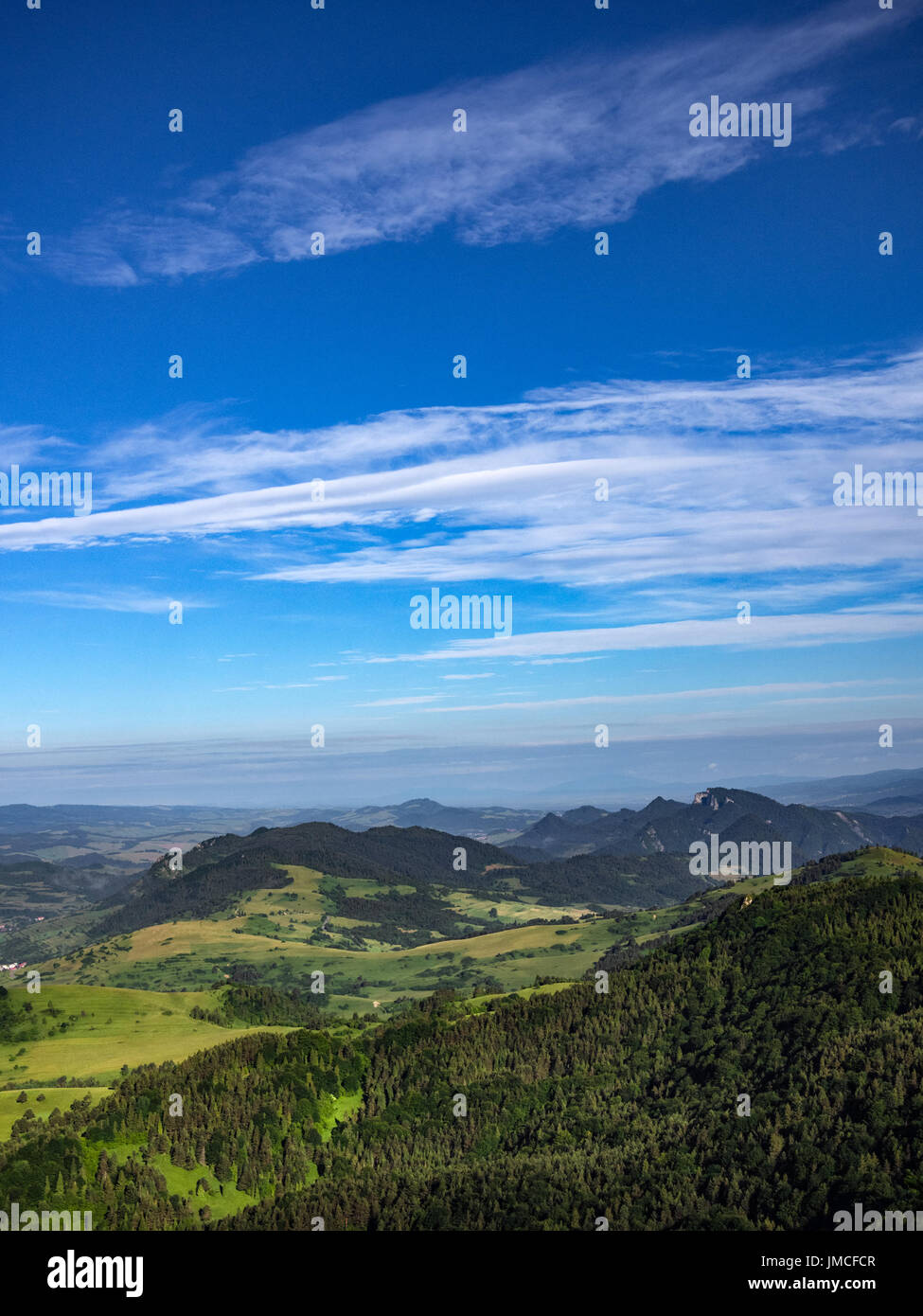 Les trois couronnes (Trzy Korony) Mont de la montagne de Wysoka (Vysoke Skalky), Pieniny, Slovakia-Poland frontière. Banque D'Images