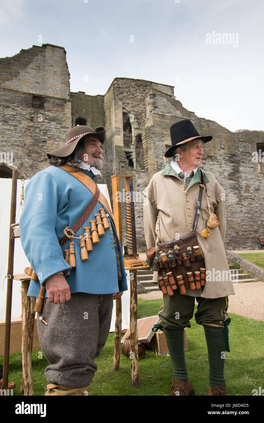 English Civil War re-enactment à Newark on Trent Château Banque D'Images