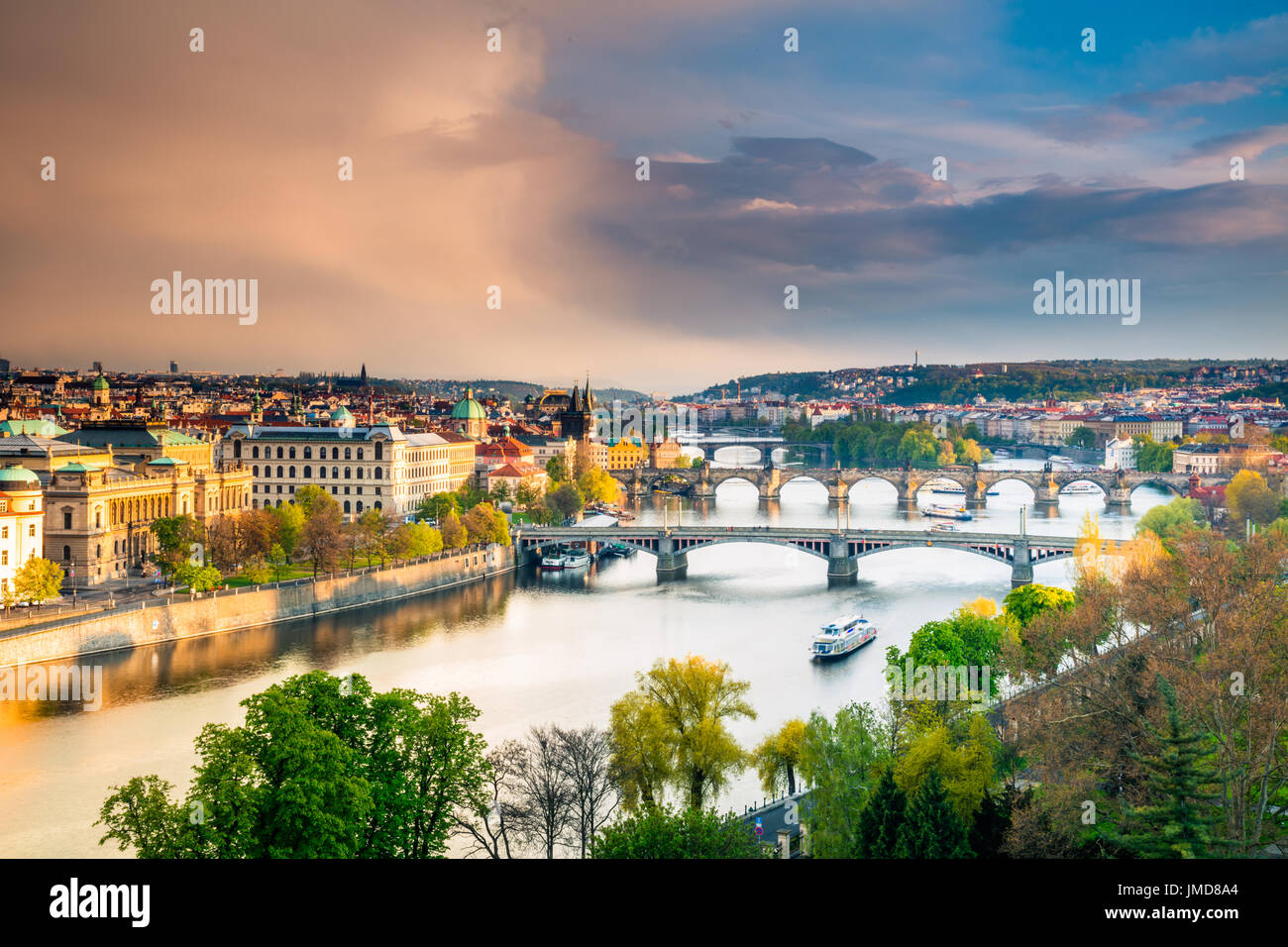 L'Europe, République tchèque, Tchéquie, Prague, l'UNESCO, Vieille Ville Historique Panorama avec des ponts sur la rivière Vltava (Moldau, avec le Pont Charles Banque D'Images