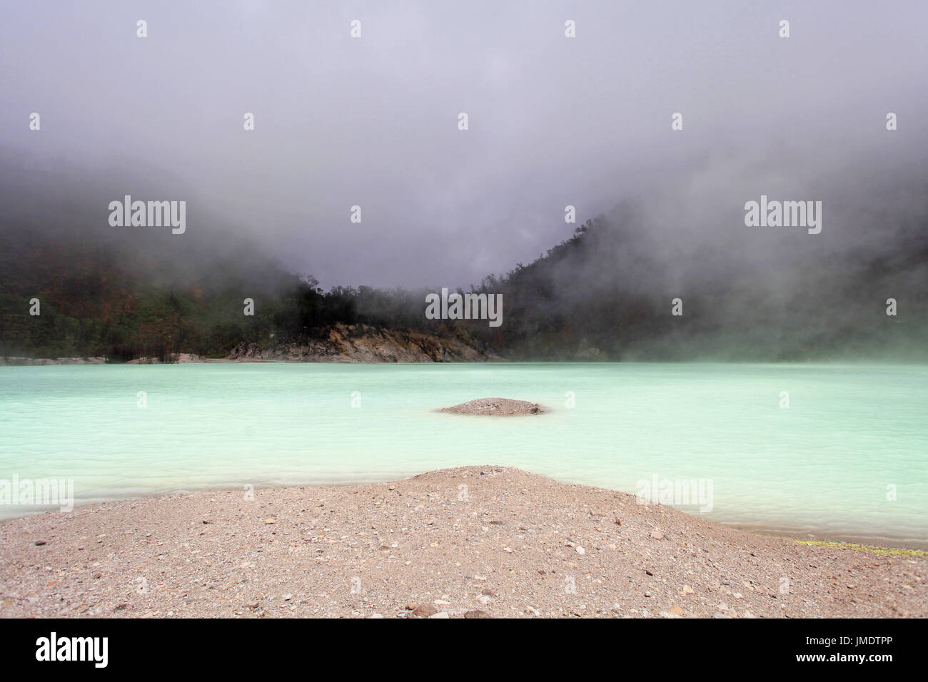 Kawah Putih également Connu Sous Le Nom De Cratère Blanc