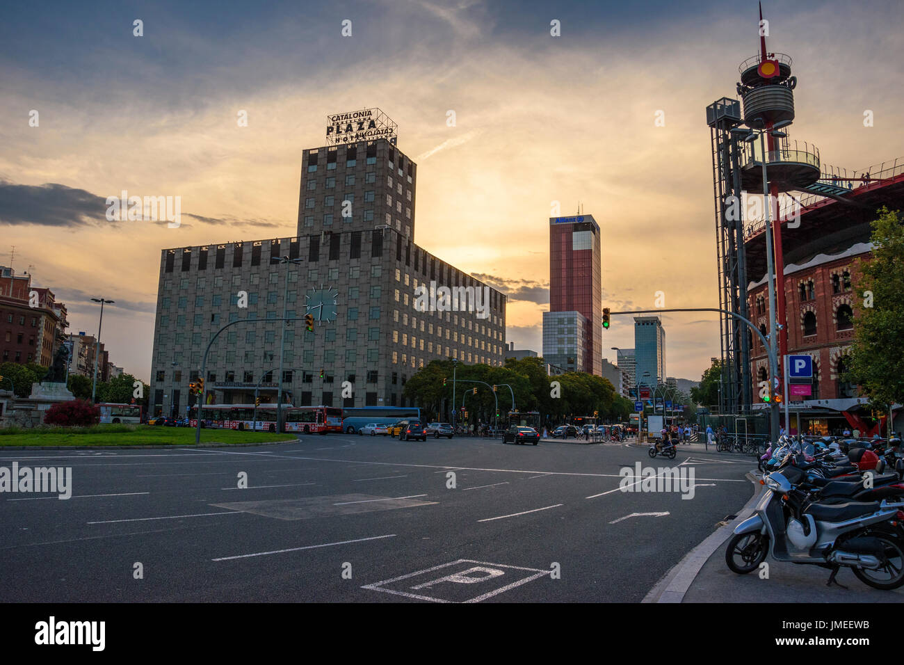 Plaça d'Espanya, également connu sous le nom de Plaza de Espana, est l'un des quartiers les plus importantes places, construit à l'occasion de la 1929. Banque D'Images