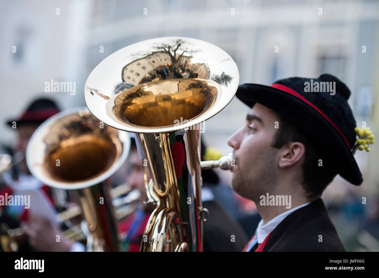 L'Italie, Trentin-Haut-Adige, Val Venosta, Glorenza, musiciens Banque D'Images