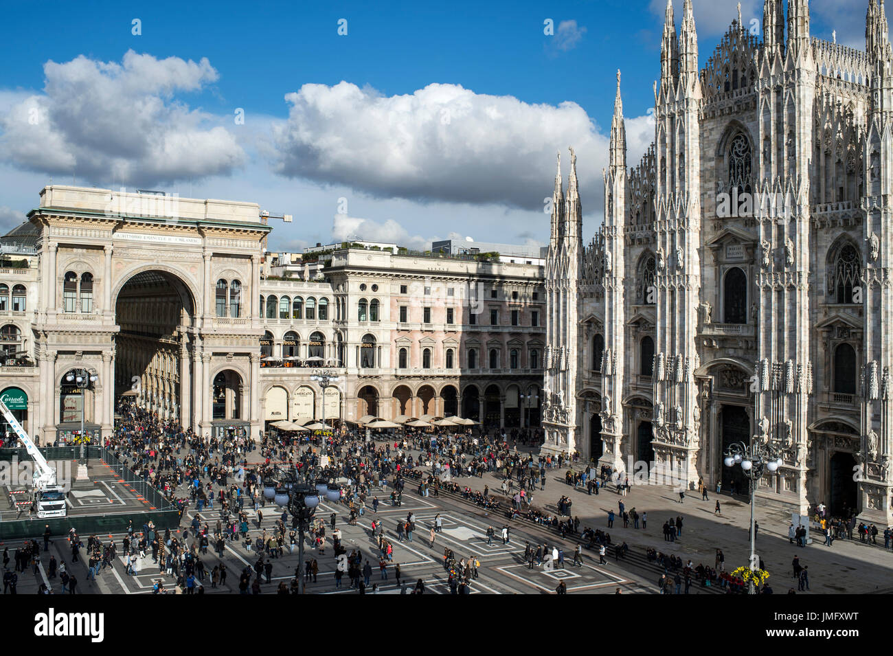 L'Italie, Lombardie, Milan, place du Duomo, de la Cathédrale Duomo Banque D'Images