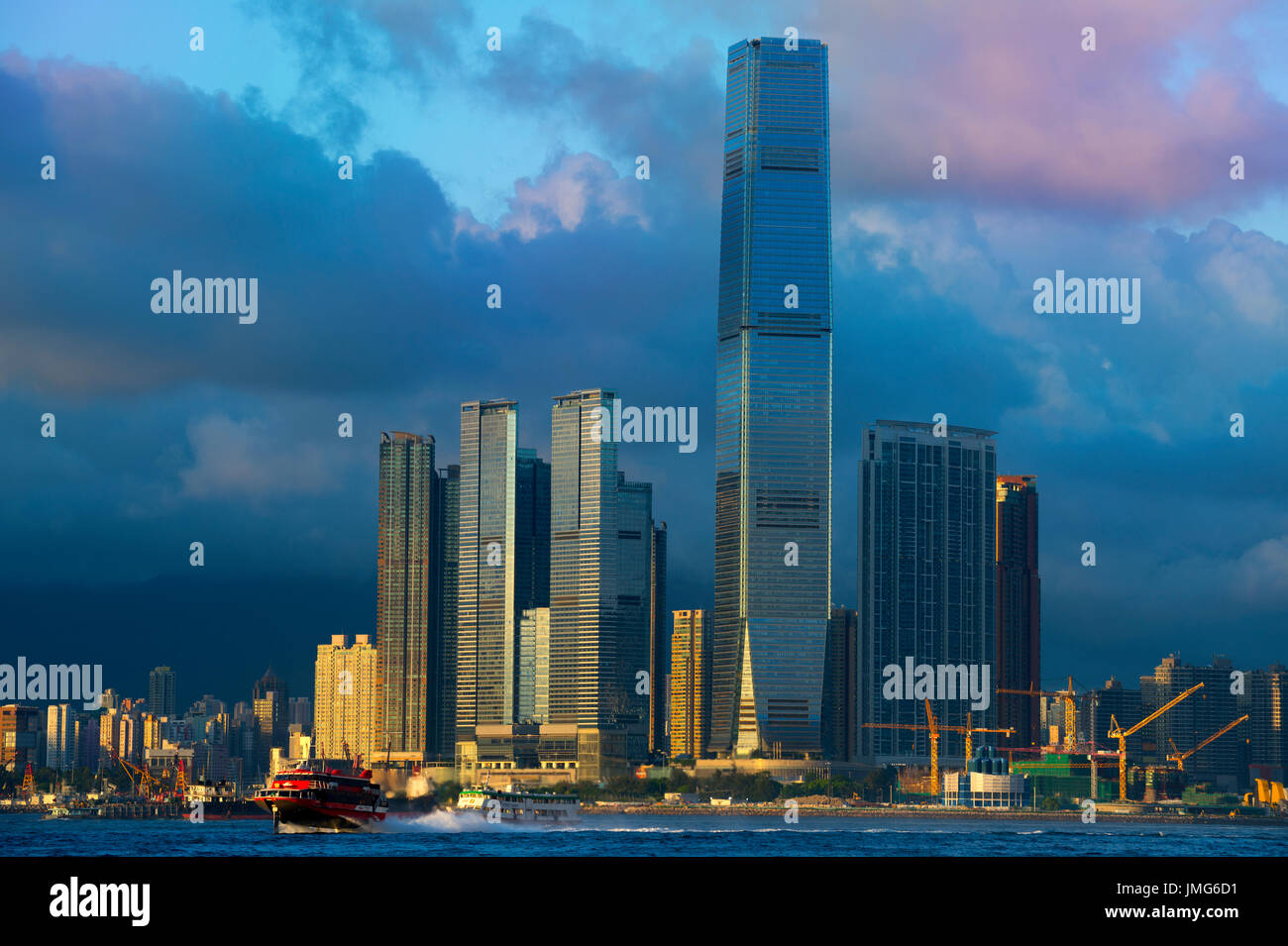 La nouvelle ville de Kowloon et de Hong Kong, le plus haut bâtiment de l'International commerce center ICC, Hong Kong, Chine. Banque D'Images