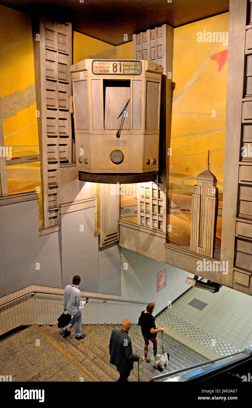 Porte de hal métro Banque de photographies et d'images à haute résolution -  Alamy