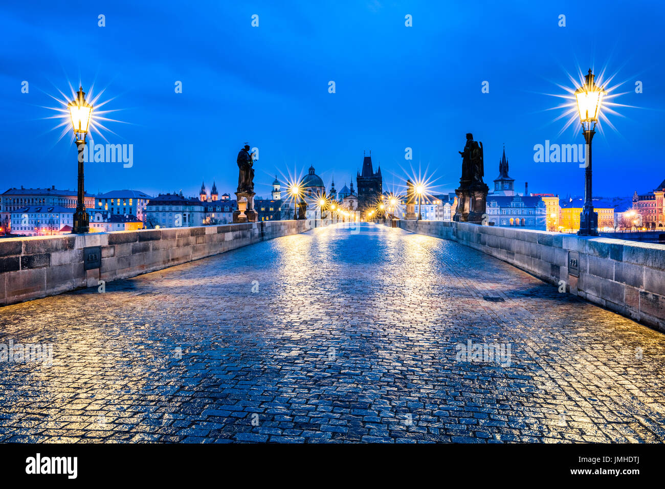 L'Europe, République tchèque, Tchéquie, Prague, vieille ville historique, l'UNESCO, le pont Charles, monument emblématique, Karluv Most sur la rivière Vltava ou Moldau Banque D'Images