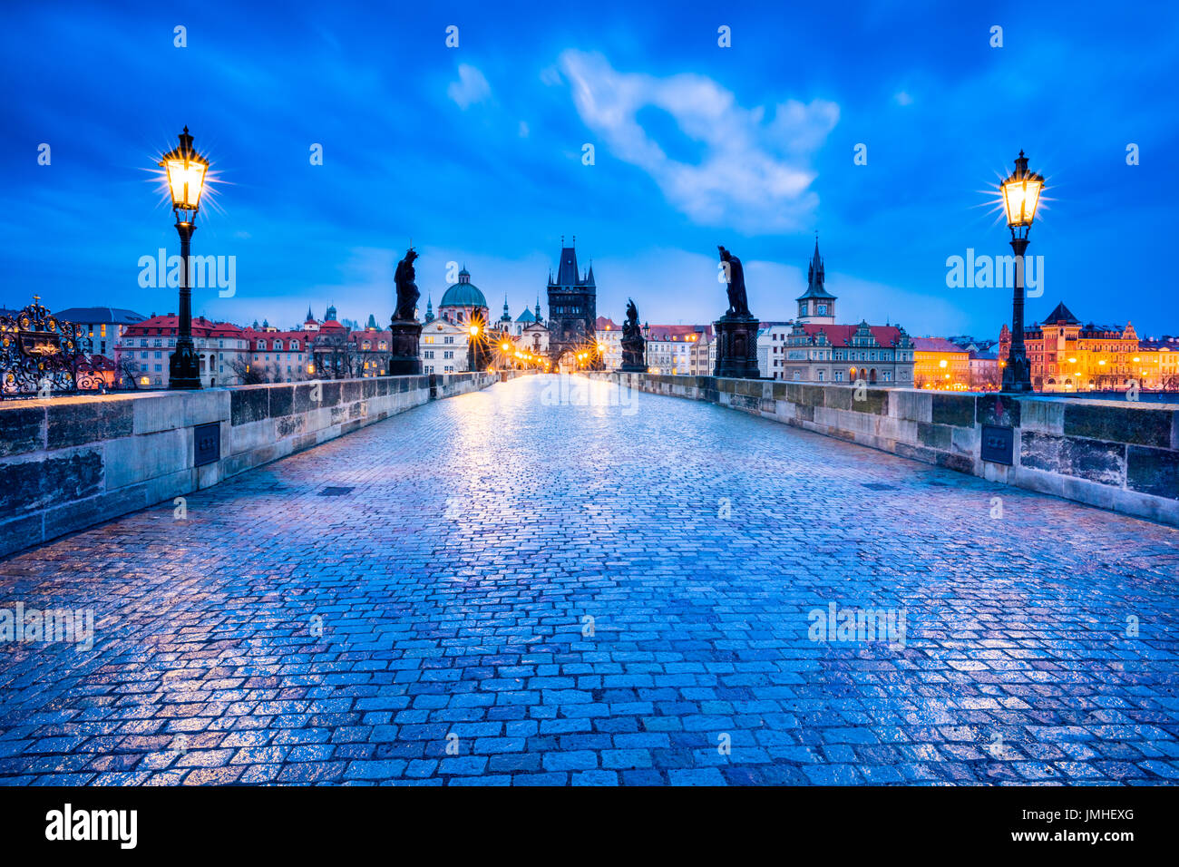 L'Europe, République tchèque, Tchéquie, Prague, vieille ville historique, l'UNESCO, le pont Charles, monument emblématique, Karluv Most sur la rivière Vltava ou Moldau Banque D'Images