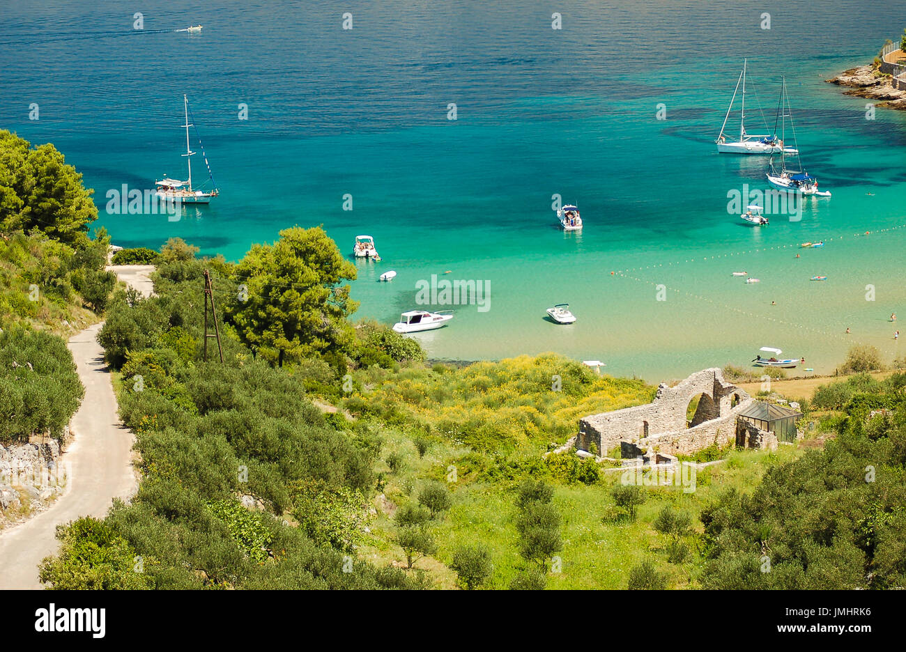Le Paysage Pittoresque De La Plage De Sable De Lovrecina