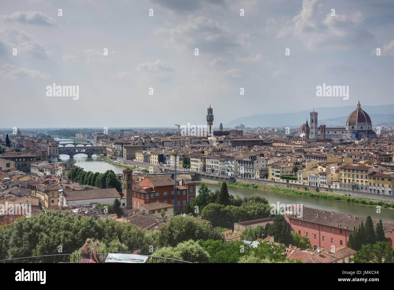 Florenz, Stadtpanorama vom Piazzale Michelangelo mit und Ponte Vecchio Florence - Dom, Panorama de la Piazzale Michelangelo avec Ponte Vecchio et le dôme Banque D'Images