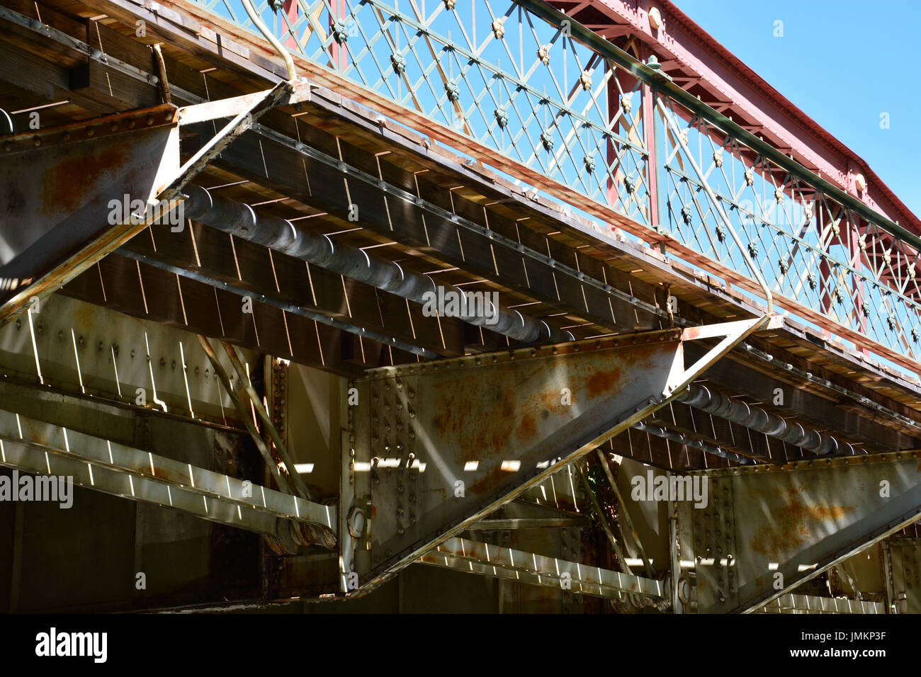 La rue Augusta pont sur la rivière San Antonio est un poney lenticulaire truss construit en 1890 Banque D'Images