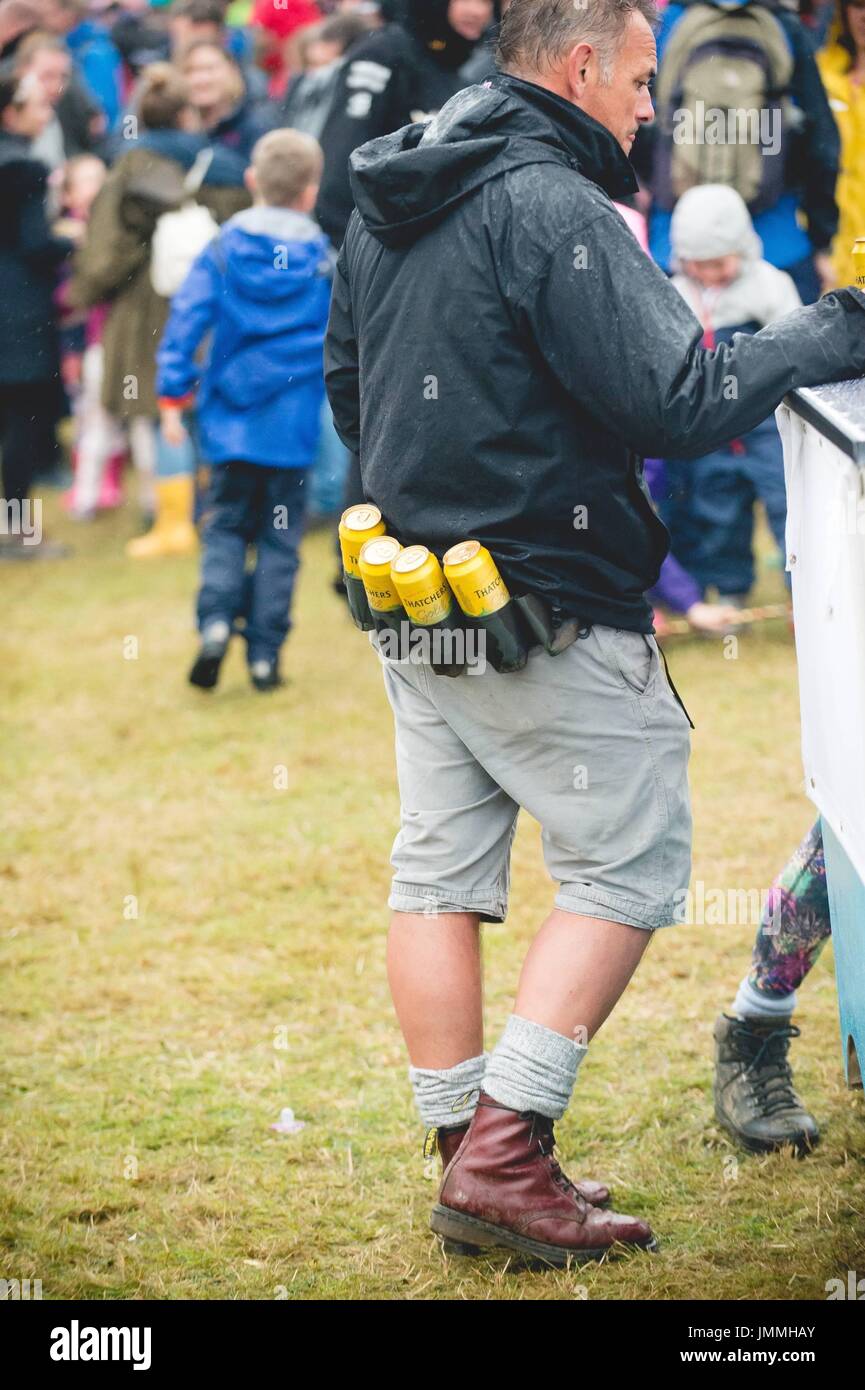 Château de Lulworth, Moyen-Orient, Lulworth Dorset, Royaume-Uni. 28 juillet, 2017. Vendredi, jour 2 - De fortes pluies et vents forts frapper Camp Bestival (Bestival humide). Credit : Bailey/Alamy Live News Banque D'Images