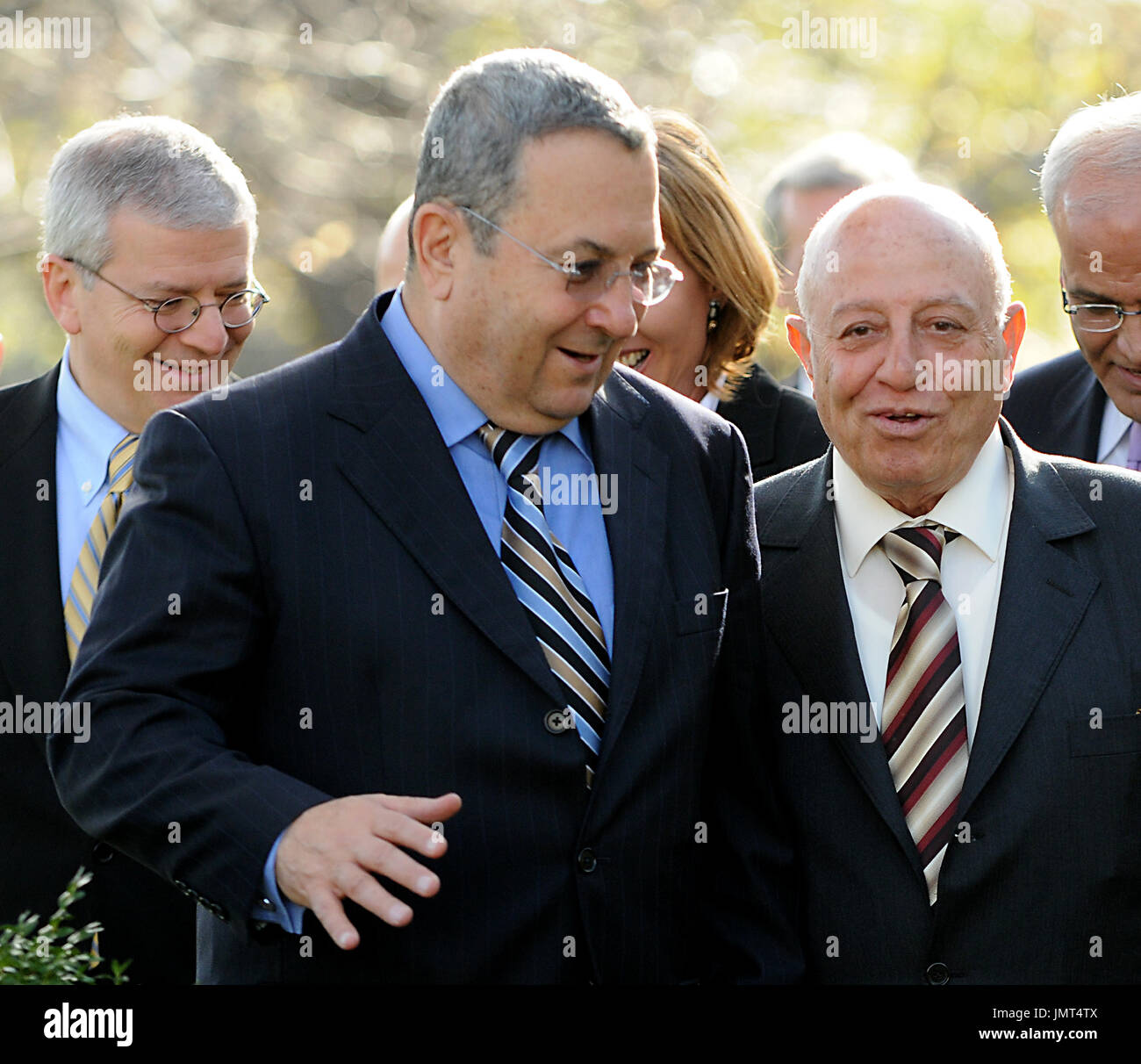 premier ministre qui rencontre une première ministre