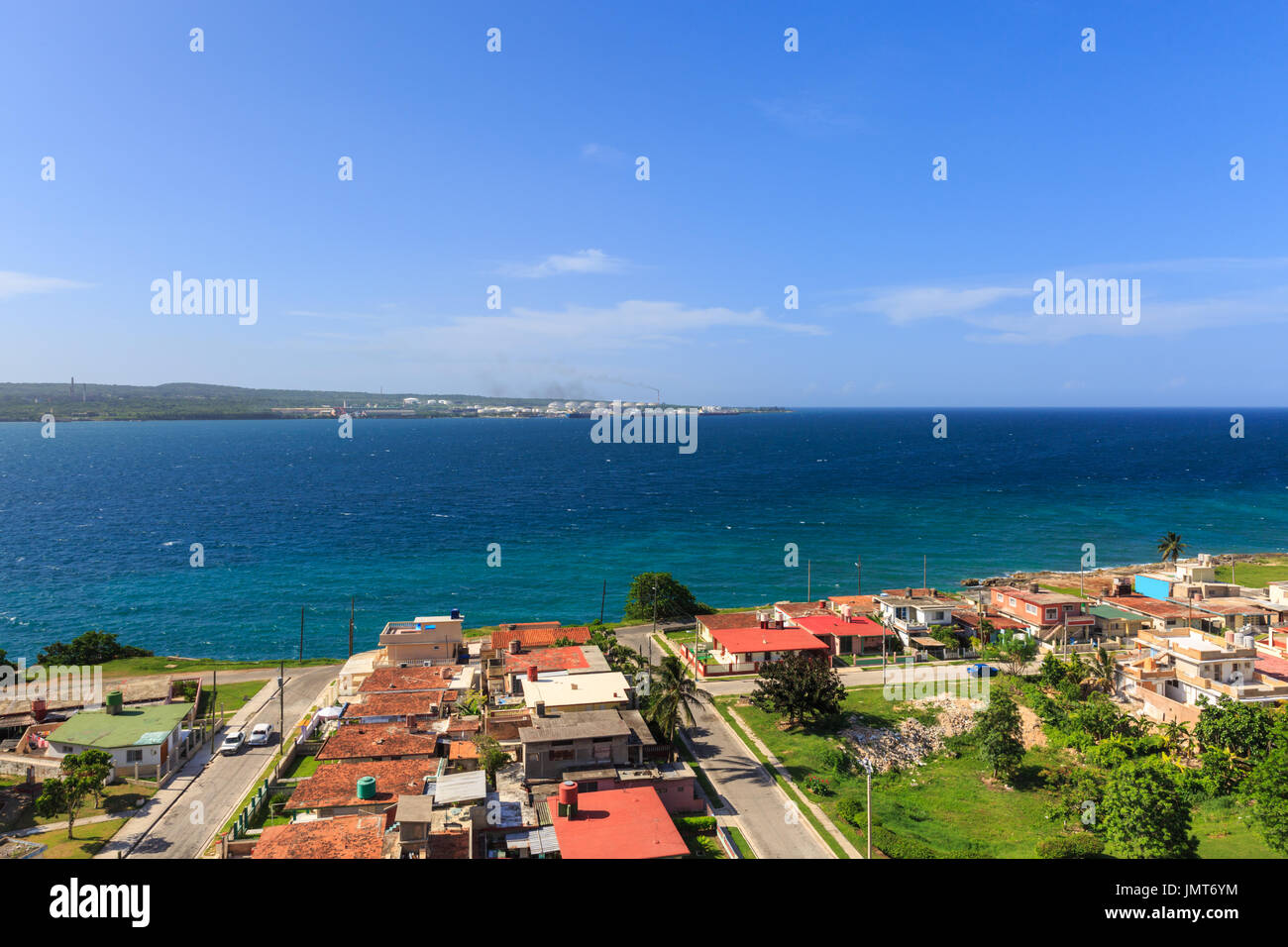 Vue d'ensemble des maisons à la mer, à Bahia de Matanzas, la baie de Matanzas, Cuba Banque D'Images