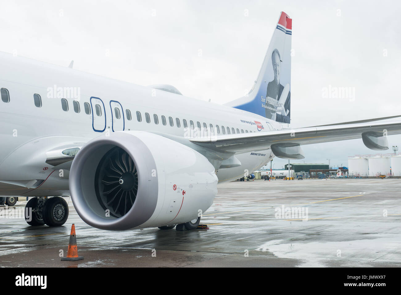 Photo : le Boeing 737 Max 8 de Norweigan part de l'aéroport d'Édimbourg, Sir Freddie Laker Banque D'Images