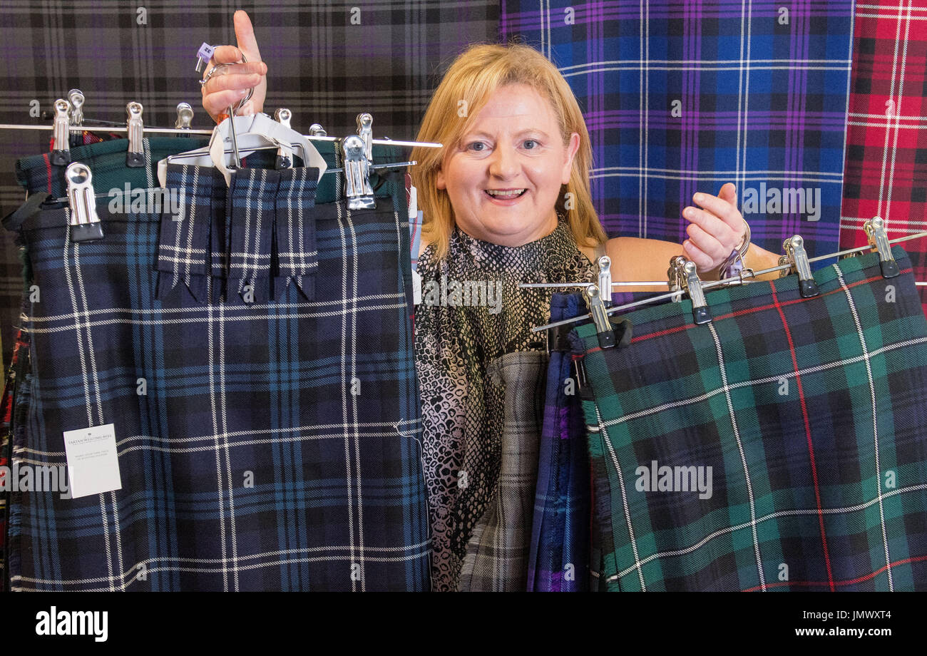 Photo: Elaine Skedd imaginer quiconque coudre à la main plus de 20 000 kilts de laine authentiques n'est pas facile. Sur Roya d'Édimbourg Banque D'Images