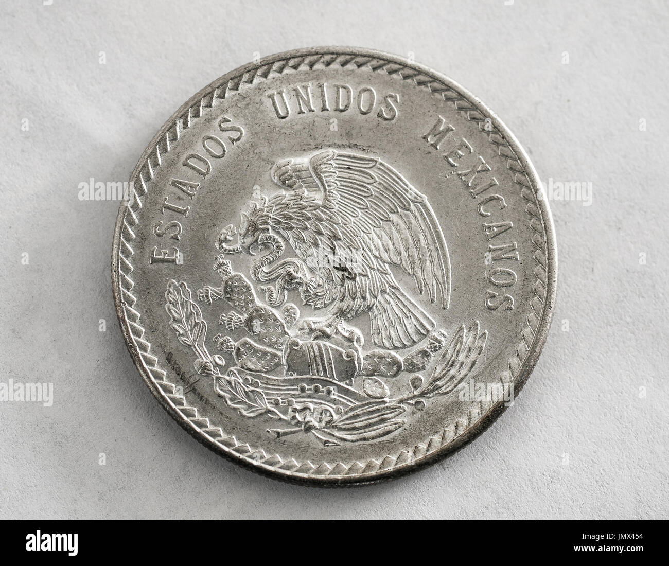 Cinq pesos Hidalgo mexicain Cuauhtemoc pièce en argent. Banque D'Images
