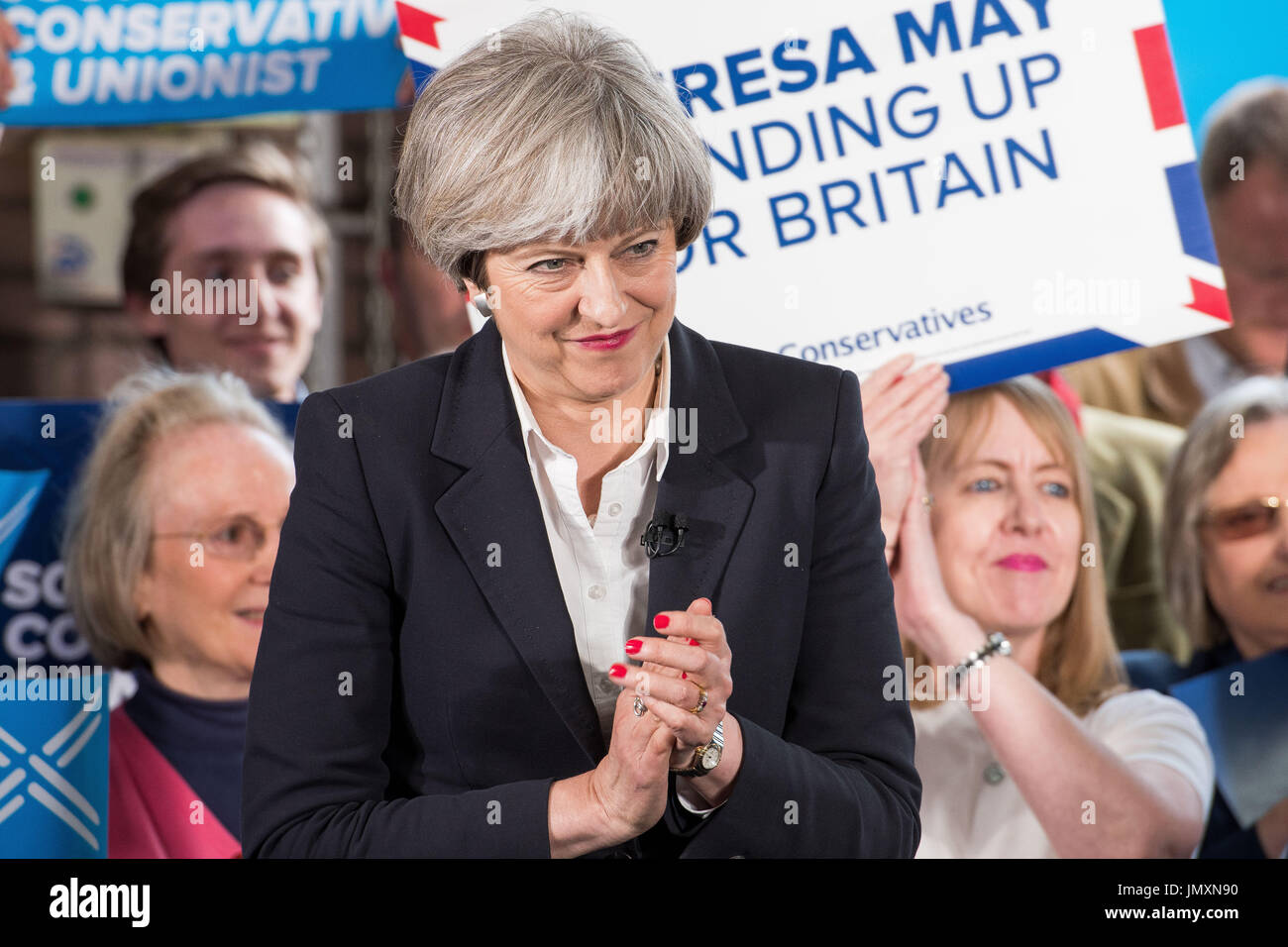 Premier ministre Theresa mai visites Clockwork Dépose et stockage company à Édimbourg dans le construire jusqu'à l'élection générale BRITANNIQUE, 5 juin 2017 Banque D'Images