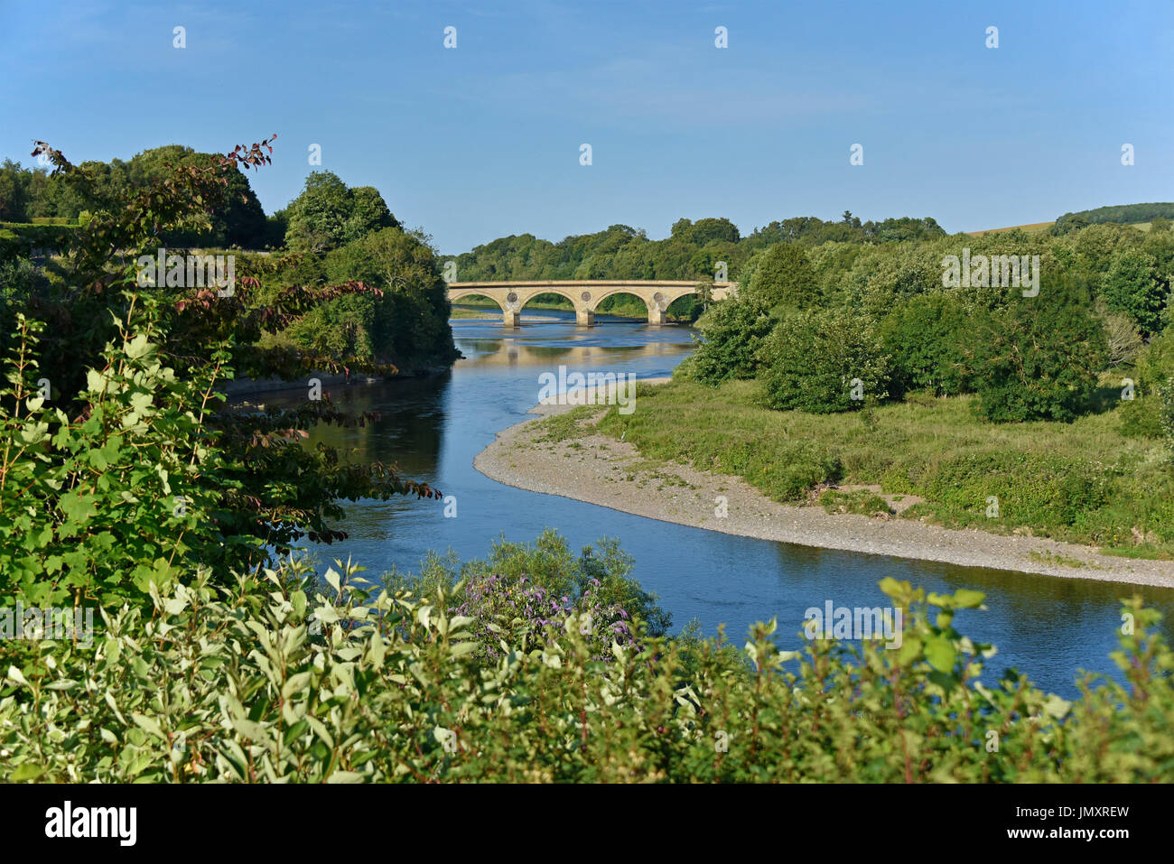 Coldstream Bridge sur la rivière Tweed. Coldstream, Scottish Borders, Berwickshire, en Écosse, Royaume-Uni, Europe. Banque D'Images