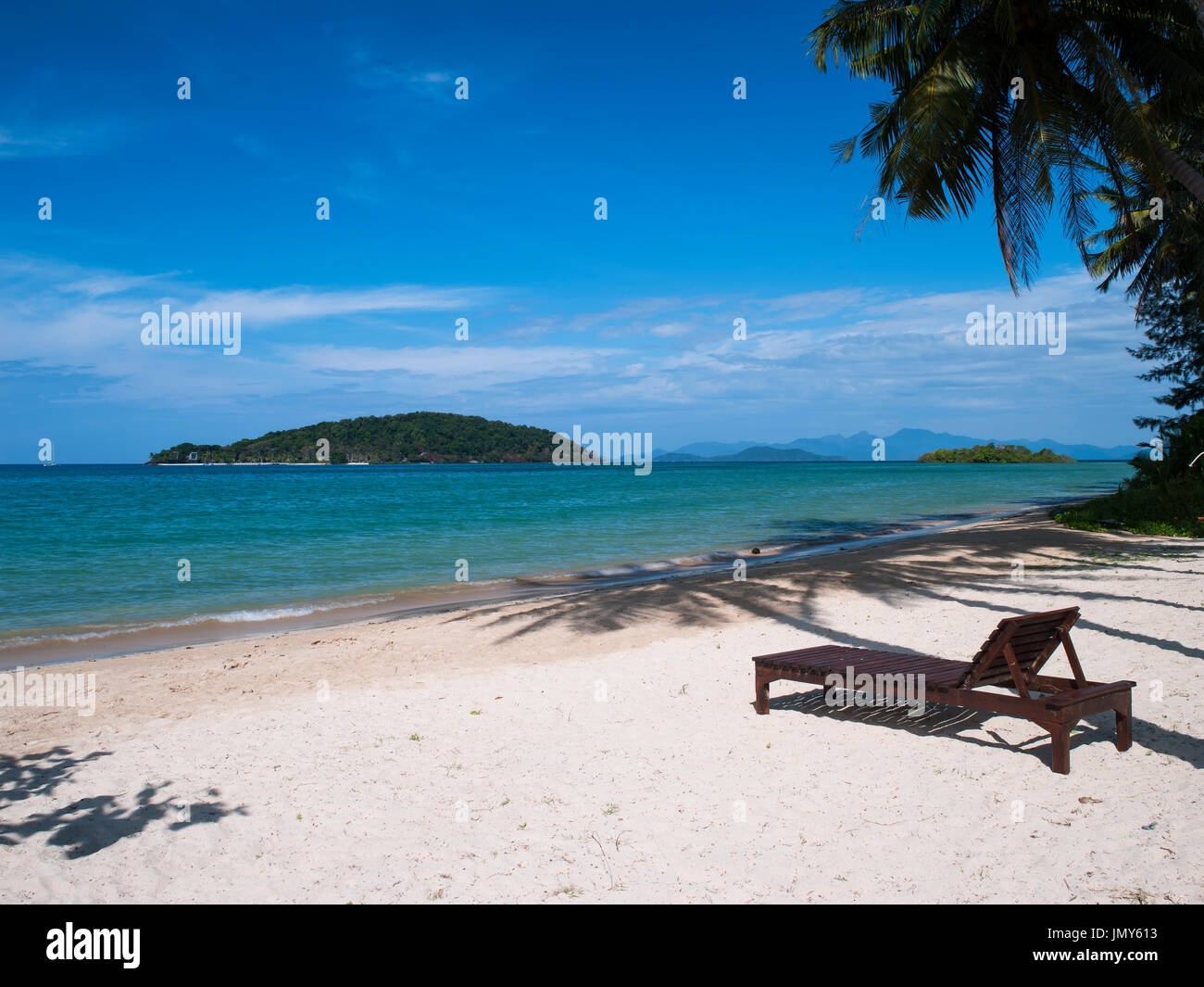 Maison de vacances et de voyager avec un endroit de rêve sous les cocotier Banque D'Images