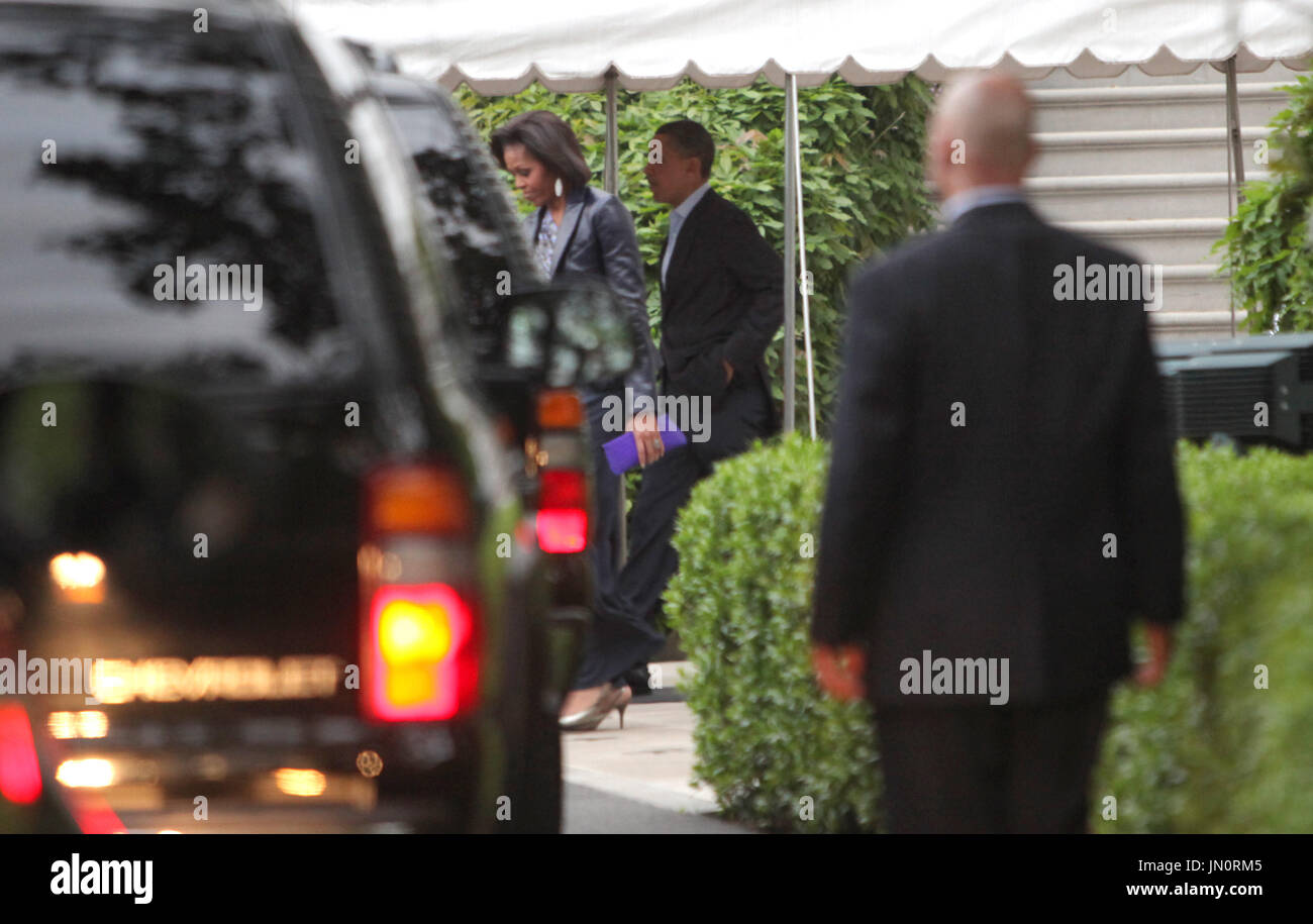 Le président des États-Unis Barack Obama et la Première Dame Michelle ...