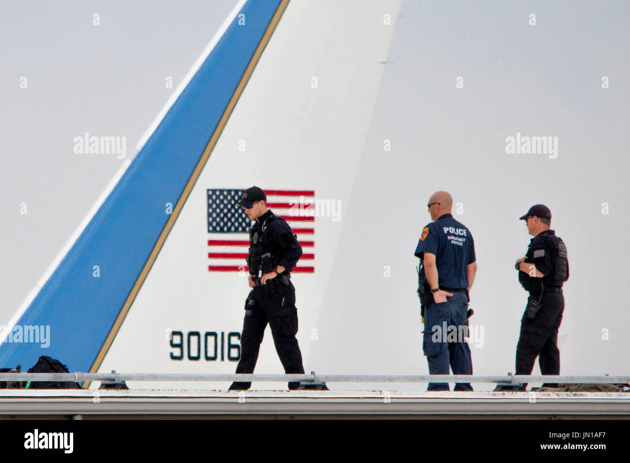 Ronkonkoma, New York, USA. 28 juillet, 2017. Le Service secret des États-Unis counterassault moniteur agents Air Force One à Ronkonkoma, NY, vendredi, 28 juillet 2017. Crédit : Michael Candelori/Alamy Live News Banque D'Images