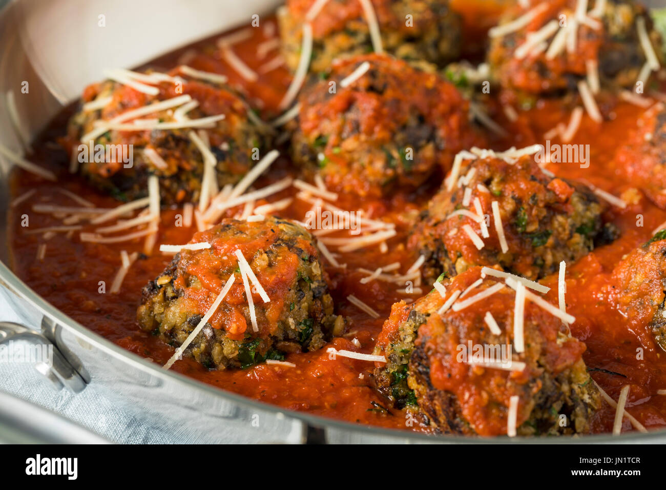Maison organique en Boulettes veggie Vegan sauce Marinara Banque D'Images