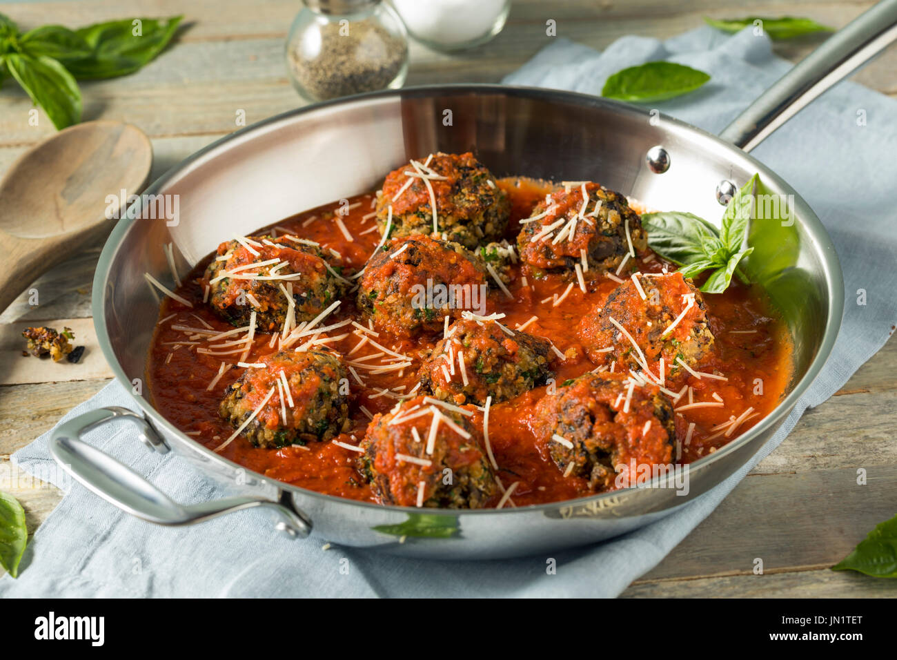 Maison organique en Boulettes veggie Vegan sauce Marinara Banque D'Images