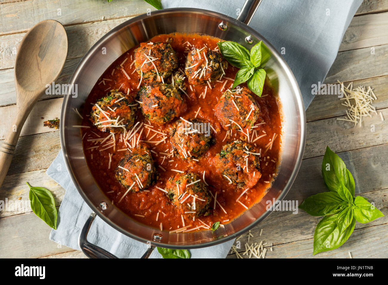Maison organique en Boulettes veggie Vegan sauce Marinara Banque D'Images