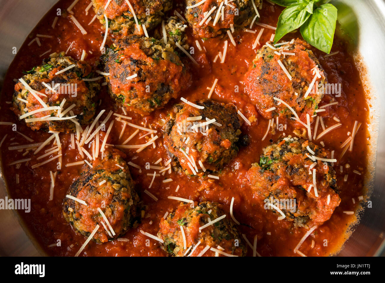 Maison organique en Boulettes veggie Vegan sauce Marinara Banque D'Images