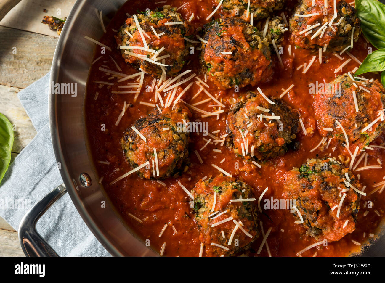 Maison organique en Boulettes veggie Vegan sauce Marinara Banque D'Images