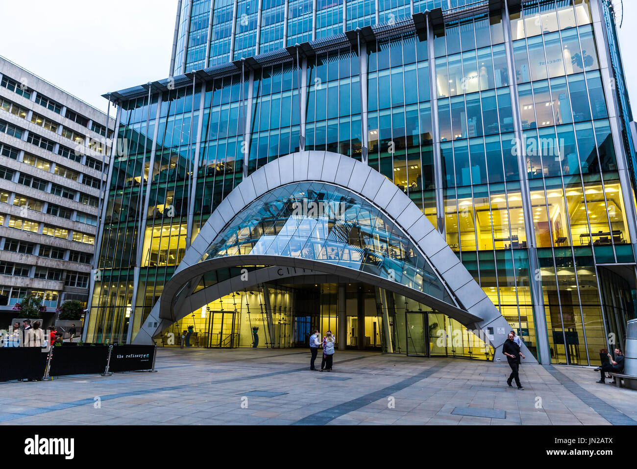 Point d'entrée de l'édifice de la ville, Moorgate, 1 Ropemaker street, City of London, EC2, Angleterre, Royaume-Uni. Banque D'Images