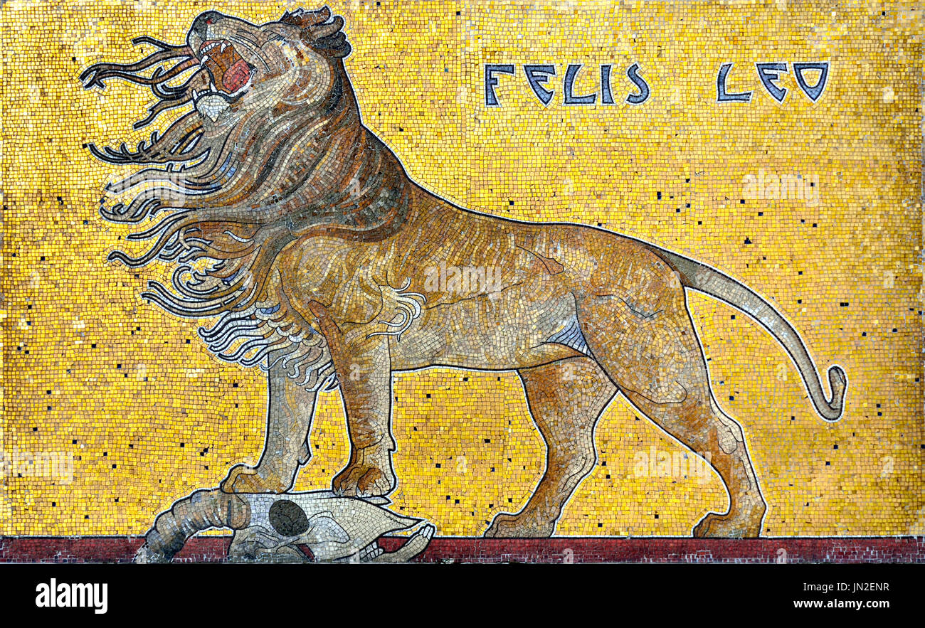 Anvers, Belgique. Le zoo d'Anvers - mosaïque à l'entrée - lion Banque D'Images