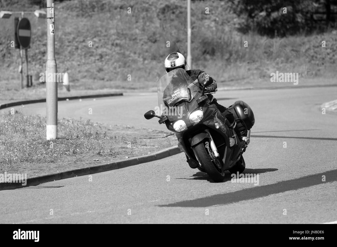 7 juillet 2014 - moto français rapidement et d'agir comme escorte pour le Tour, le tour de France en passant par l'Angleterre. Banque D'Images 7 juillet 2014 - moto français rapidement et d'agir comme escorte pour le Tour, le tour de France en passant par l'Angleterre. Banque D'Images