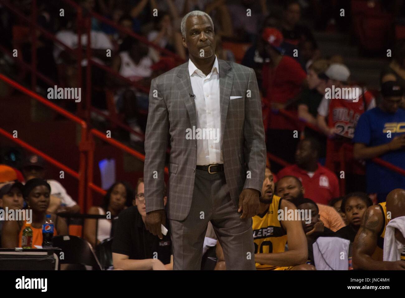 L'entraîneur-chef Charles oakley killer 3s'élève le long sideslines au cours de la partie # 4 contre balleurs ghost big3 Semaine 5 3-sur-3 juillet 23,2017 tournoi uic pavilion CHICAGO,ILLINOIS. Banque D'Images