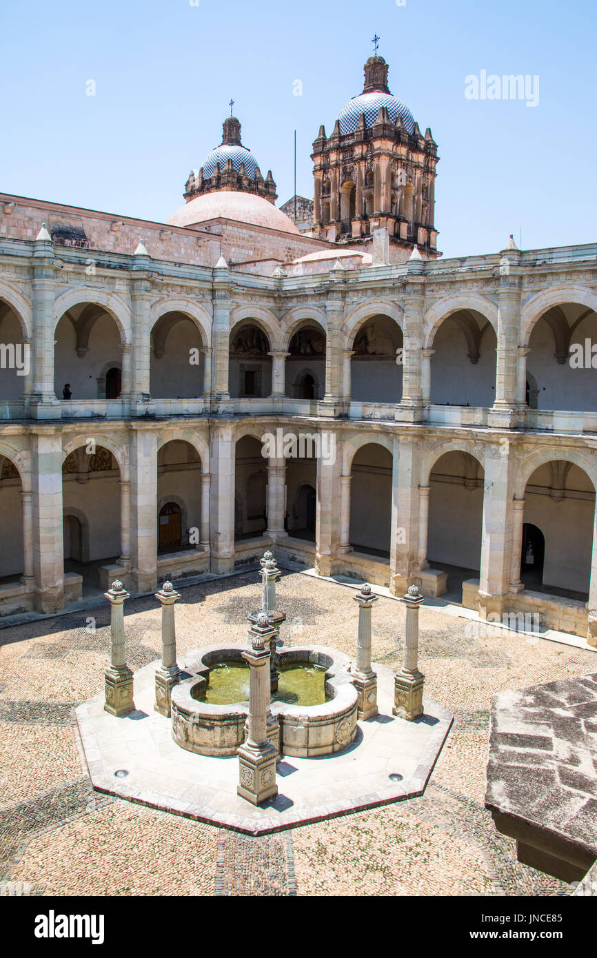 Cour intérieure, Museo de las Culturas de Oaxaca, ancien couvent, Oaxaca, Mexique Banque D'Images