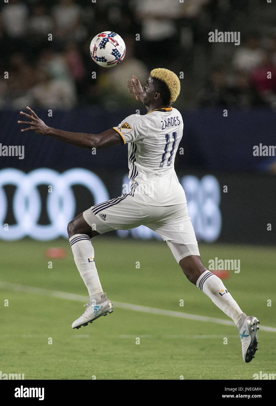 Carson, USA. 29 juillet, 2017. Gyasi Zardes du Los Angeles Galaxy contrôle le ballon au cours de la Major League Soccer (MLS) match entre les Los Angeles Galaxy et les Sounders de Seattle à Carson, Californie, États-Unis, le 29 juillet 2017. Le jeu s'est terminé par un 0-0 draw. Credit : Javier Rojas/Xinhua/Alamy Live News Banque D'Images