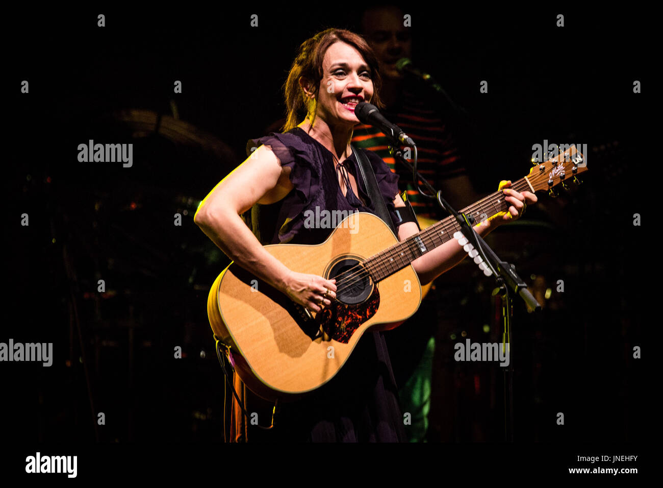 Gardone Riviera, Italie. 29 juillet, 2017. Gardone Riviera Brescia Italie 29 juillet 2007 Carmen Consoli effectue live au Anfiteatro Vittoriale Crédit : Roberto Finizio/Alamy Live News Banque D'Images