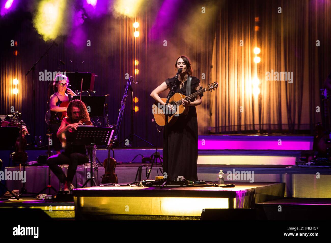 Gardone Riviera, Italie. 29 juillet, 2017. Gardone Riviera Brescia Italie 29 juillet 2007 Carmen Consoli effectue live au Anfiteatro Vittoriale Crédit : Roberto Finizio/Alamy Live News Banque D'Images