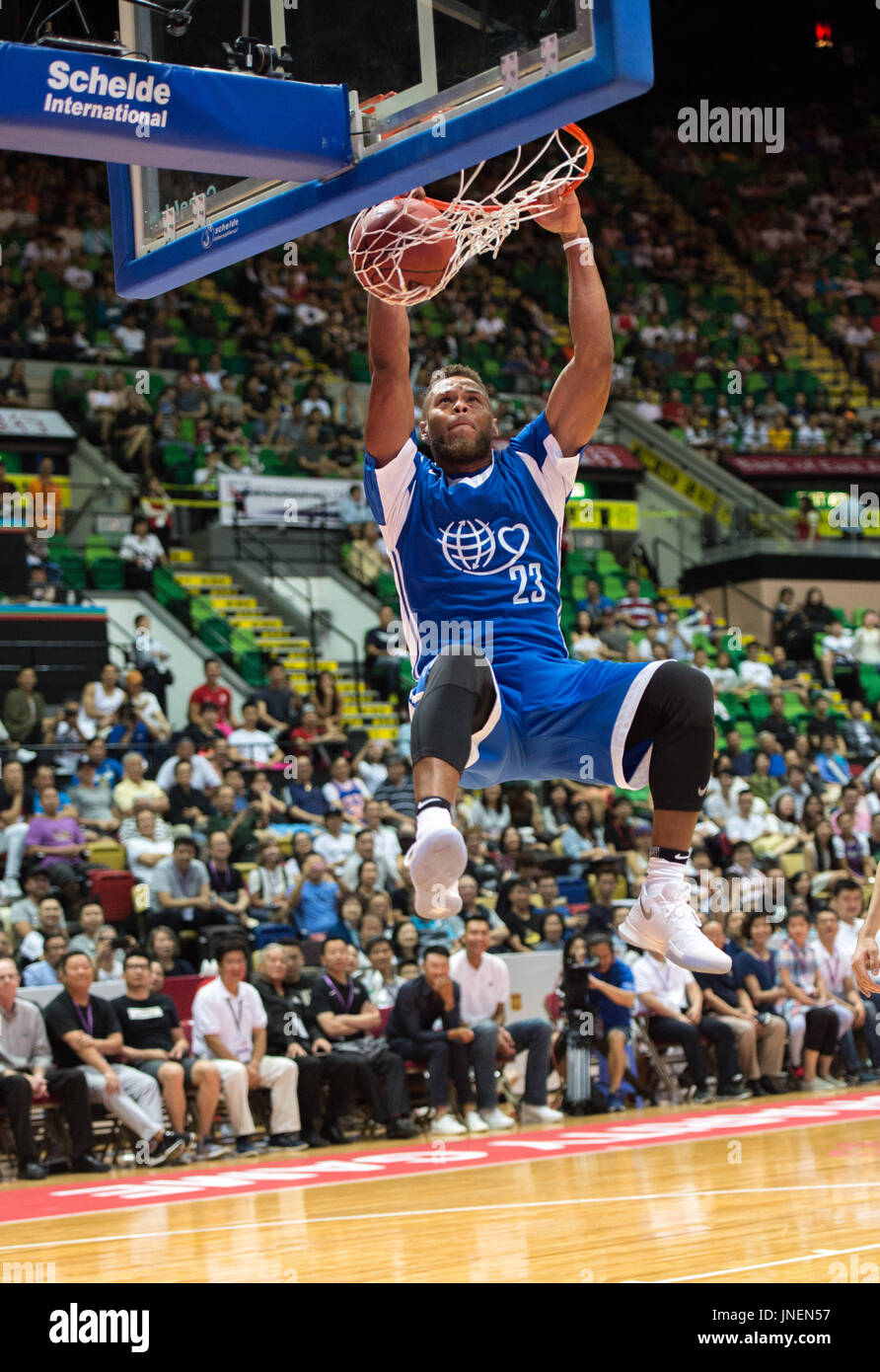 Hong Kong, Hong Kong SAR, Chine. 30 juillet, 2017. N° 23 Justin Anderson de la Philadelphia 76ers points.Pour célébrer le 20e anniversaire de la formation de la Région administrative spéciale de Hong Kong (RASHK), la Fondation a commencé par Yao (joueur de basket-ball chinois Yao Ming), l'hôte d'un match de bienfaisance entre l'étoile montante Nike professionnel américain et l'équipe masculine de basket-ball chinois stars team Crédit : Jayne Russell/ZUMA/Alamy Fil Live News Banque D'Images