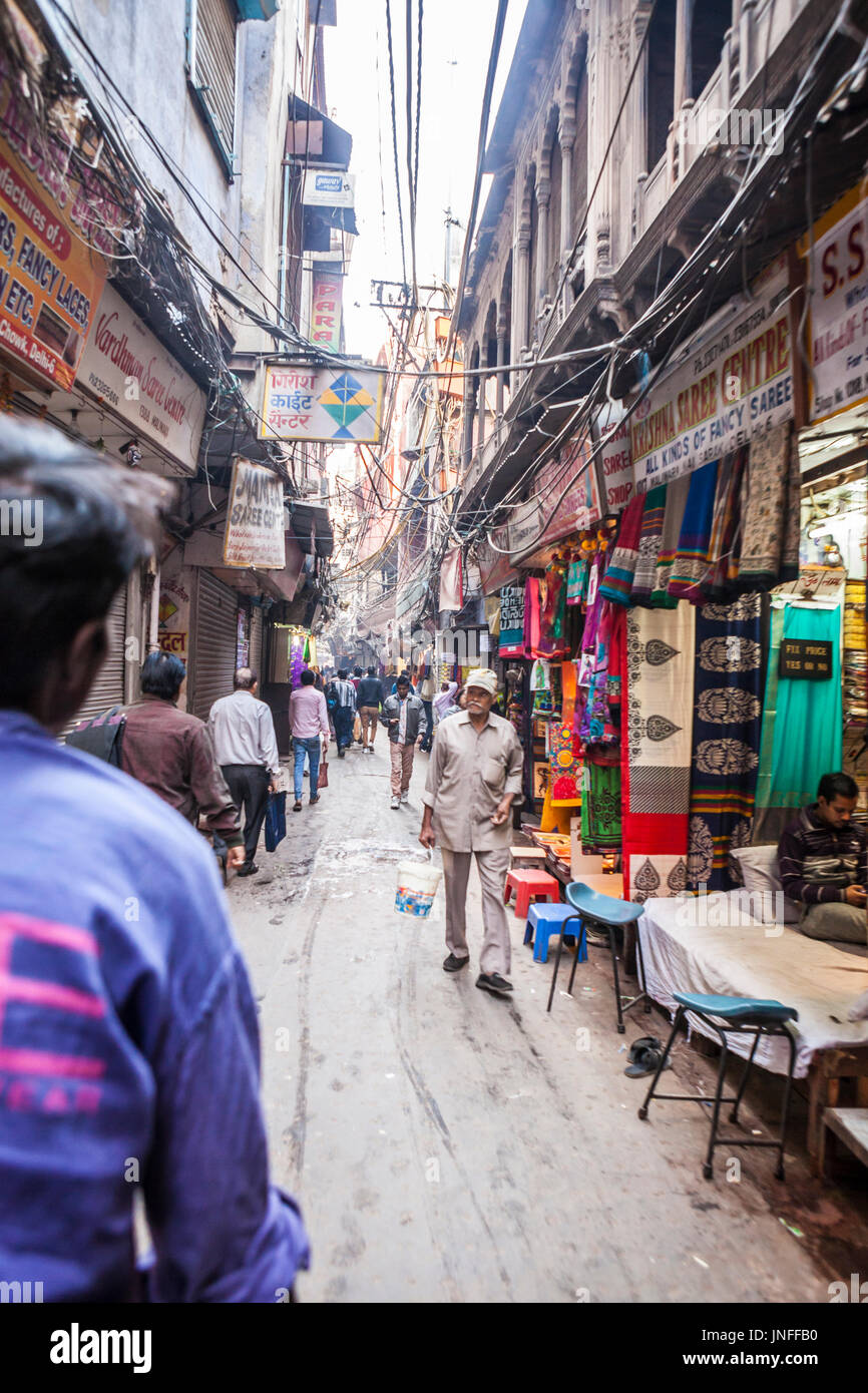 Une scène de rue à Chandni Chowk, l'un des plus anciens et les plus actifs dans les marchés de Delhi, Inde. Banque D'Images