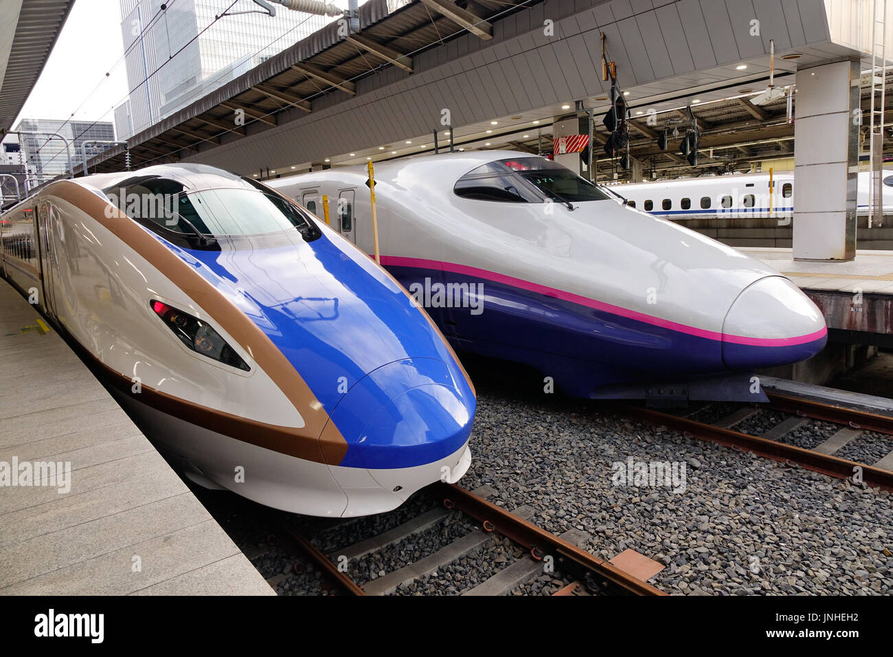 Tokyo, Japon - Jan 2, 2016. Bullet (haute vitesse ou trains Shinkansen) à la gare de Tokyo à Tokyo, Japon. Banque D'Images