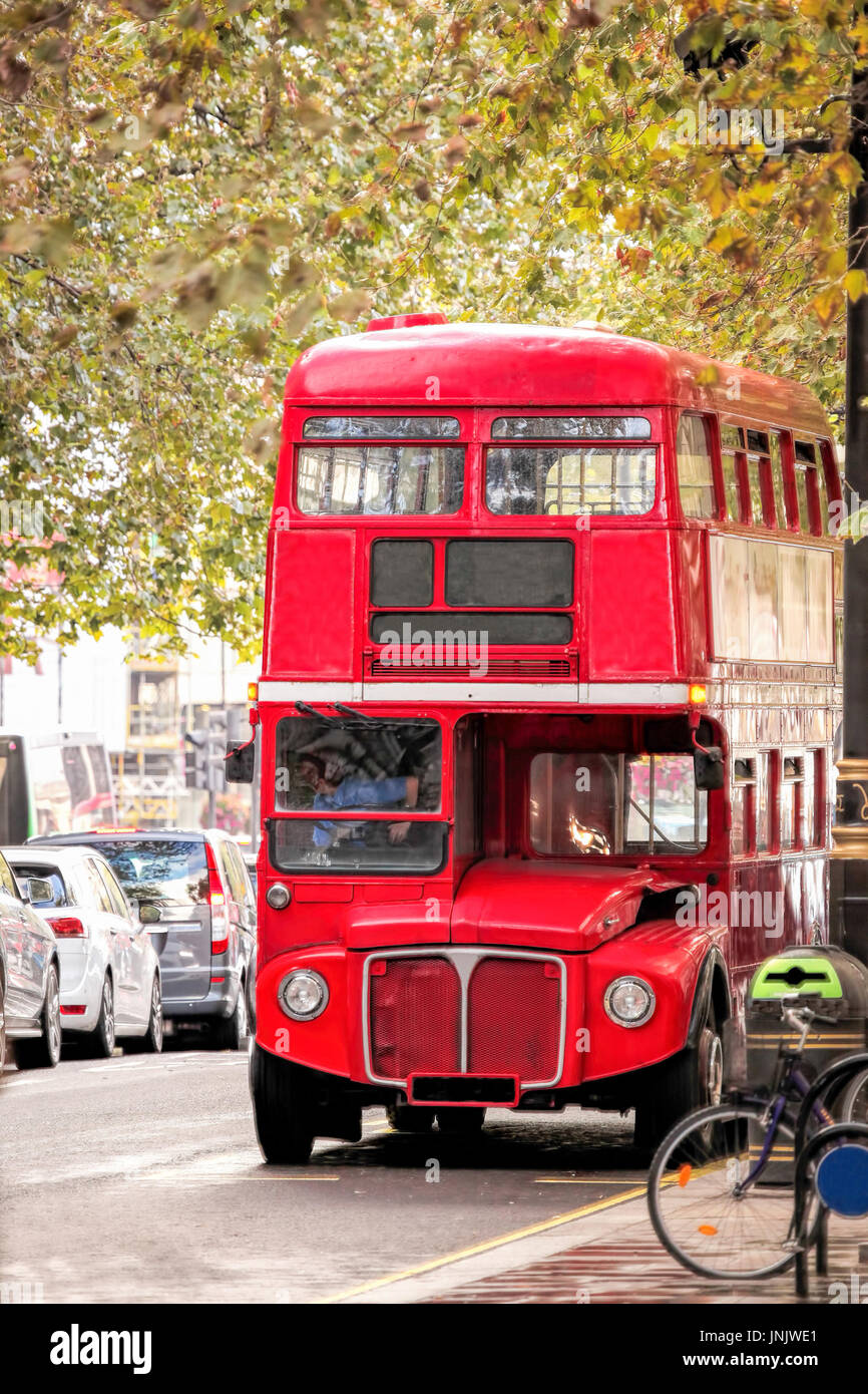 Old Red Bus à impériale à Londres, Royaume-Uni Banque D'Images