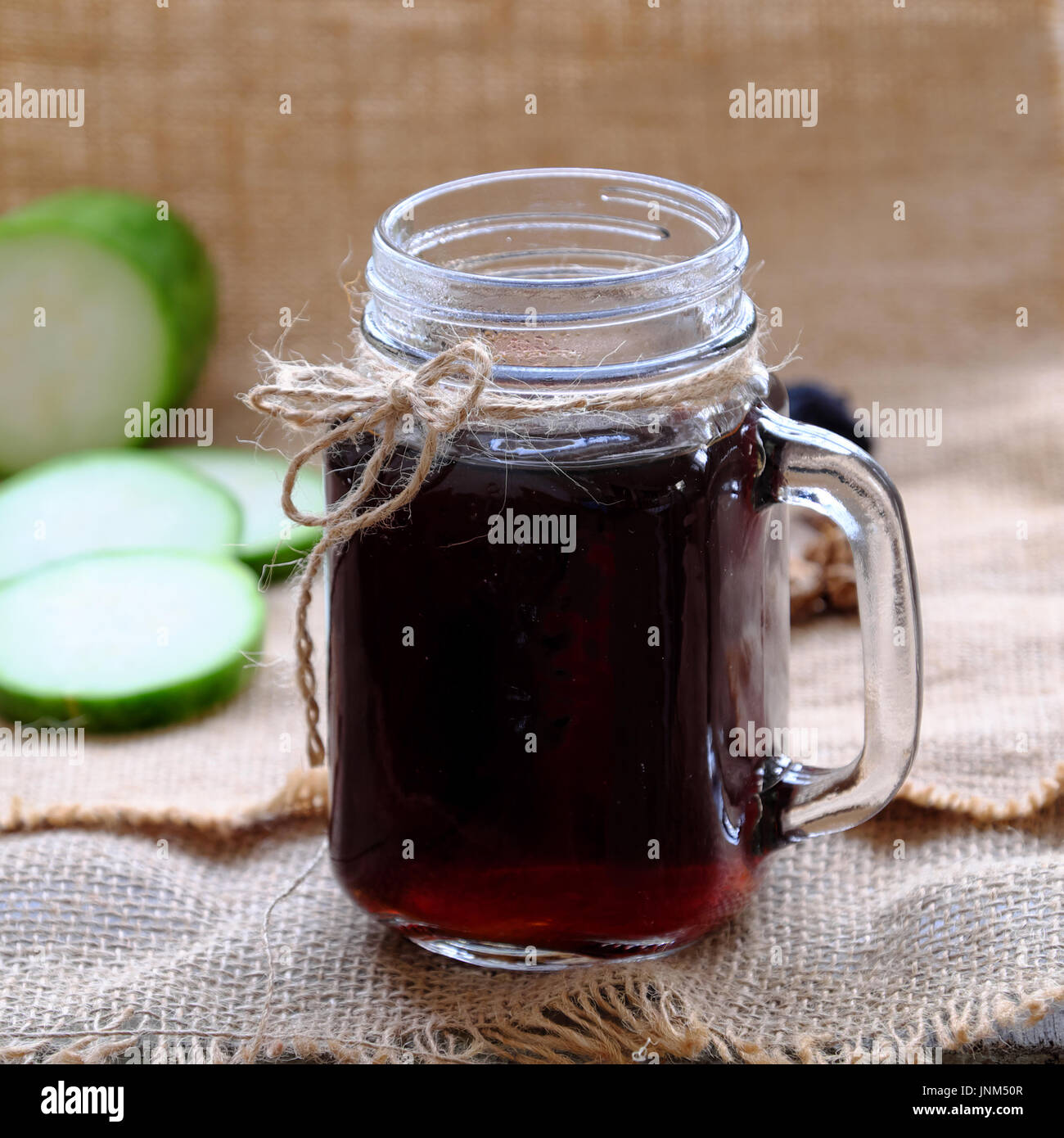 Boisson chaude journée d'antipyrétiques, wax gourd de thé, une boisson populaire au Vietnam, du melon juteux que bon pour la santé Banque D'Images