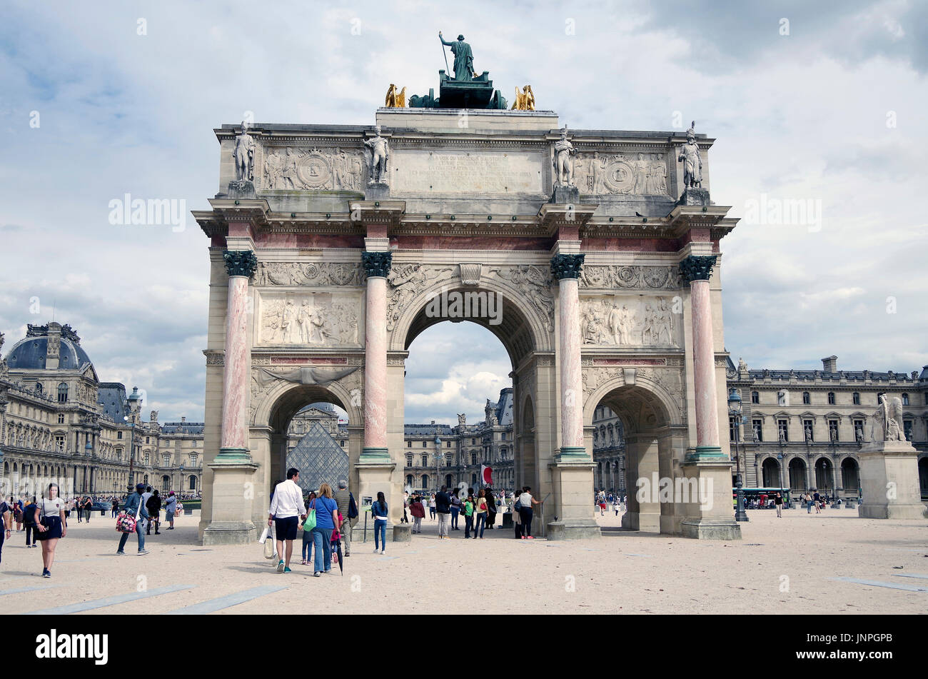 Paris, Arc de triomphe du Carrousel, à la place du Carrousel, dans le Musée de Louvre, Paris, France, Banque D'Images